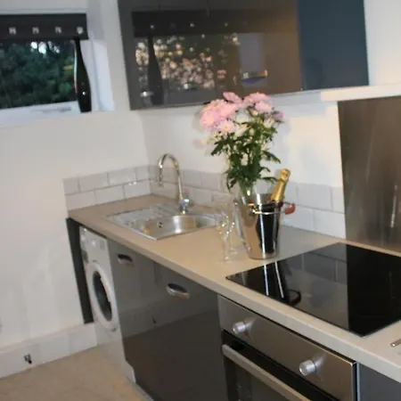 *Hidden Gem* Stylish Apartment* Walk To Beach Torquay Exterior photo